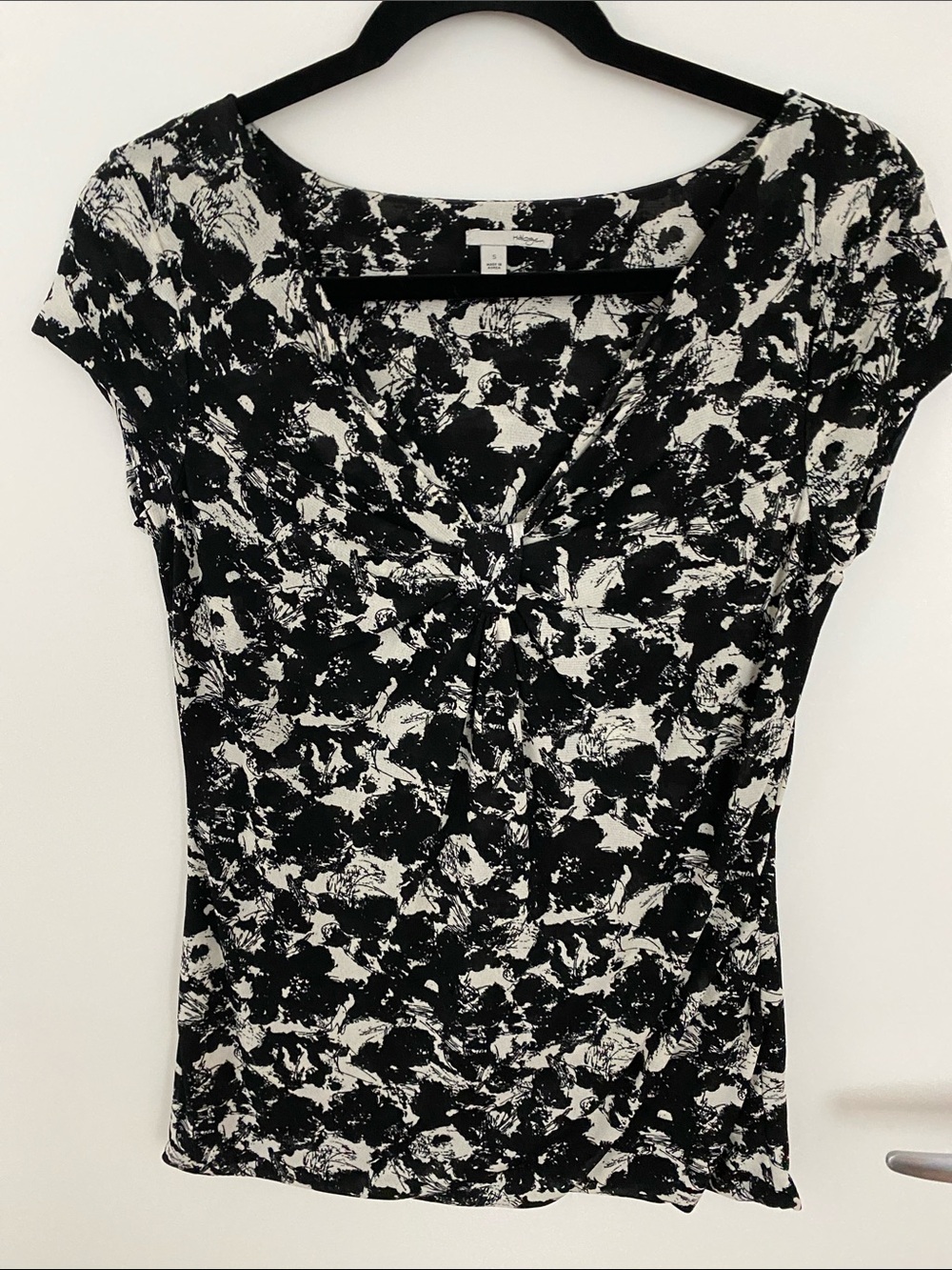 Halogen Black and White Abstract Cap Sleeve Tee